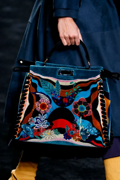 Look 74